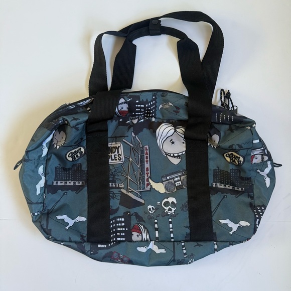 Rare Eastpak "Clam Bar" Skull & City Print Medium Duffel Bag Goth Retro Skeleton - Picture 6 of 10